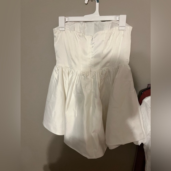 Pretty little thing white dress! Excellent condition! - Picture 3 of 5